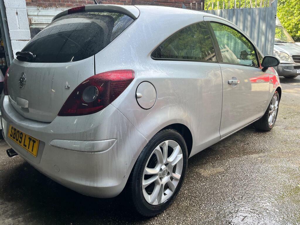 Vauxhall Corsa 1.2I 16V Club Hatchback 139 Gk Black #9