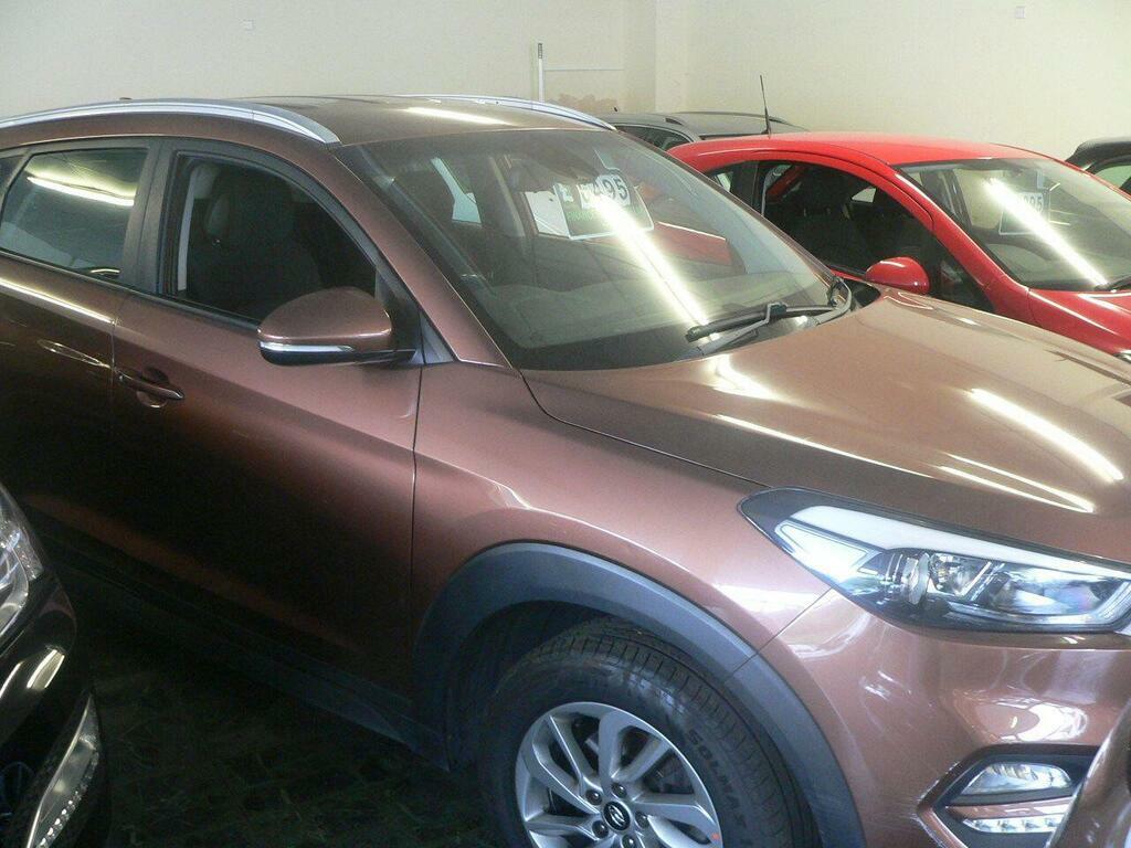 Hyundai Tucson 1.7 Crdi Blue Drive Se Nav Euro 6 S S YB17OYS Brown #2
