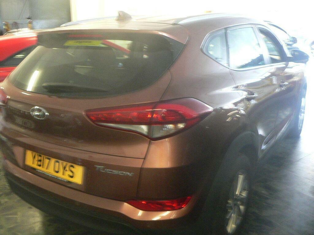 Hyundai Tucson 1.7 Crdi Blue Drive Se Nav Euro 6 S S YB17OYS Brown #3