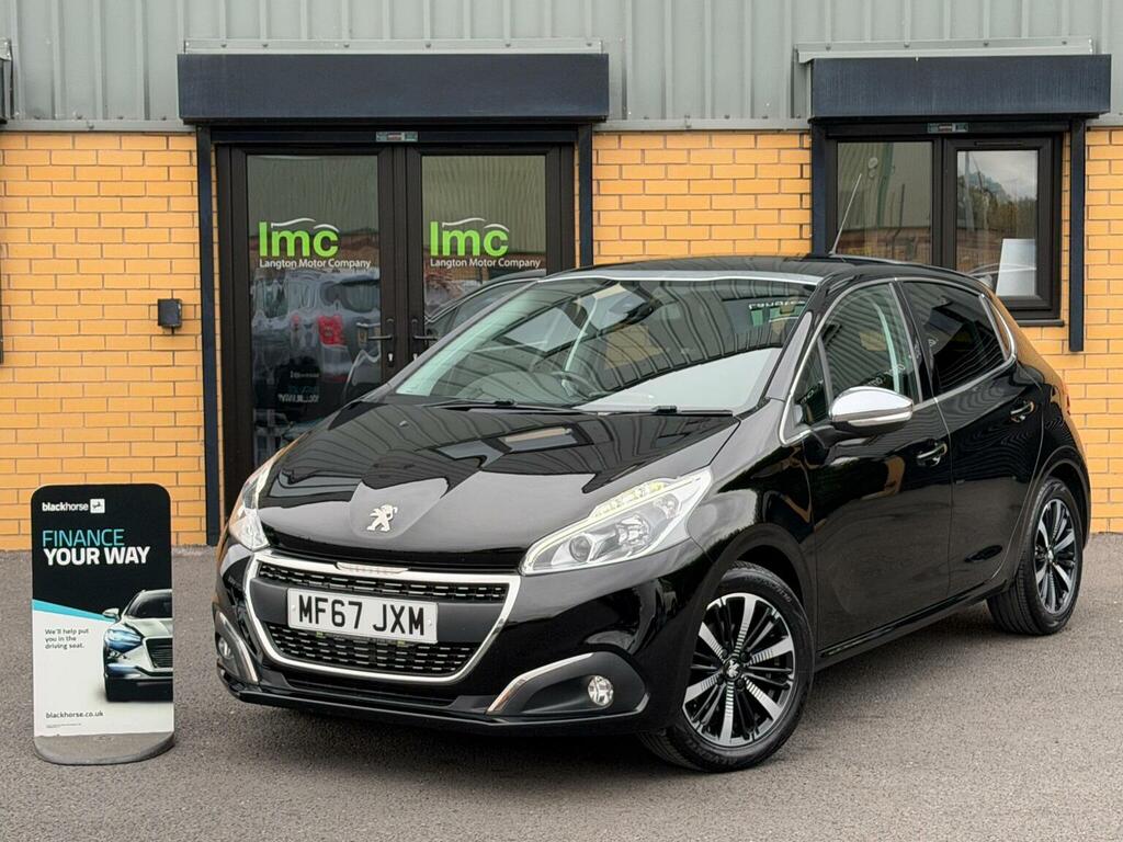 Peugeot 208 Hatchback 1.2 Puretech Allure Premium Euro 6 MF67JXM Black