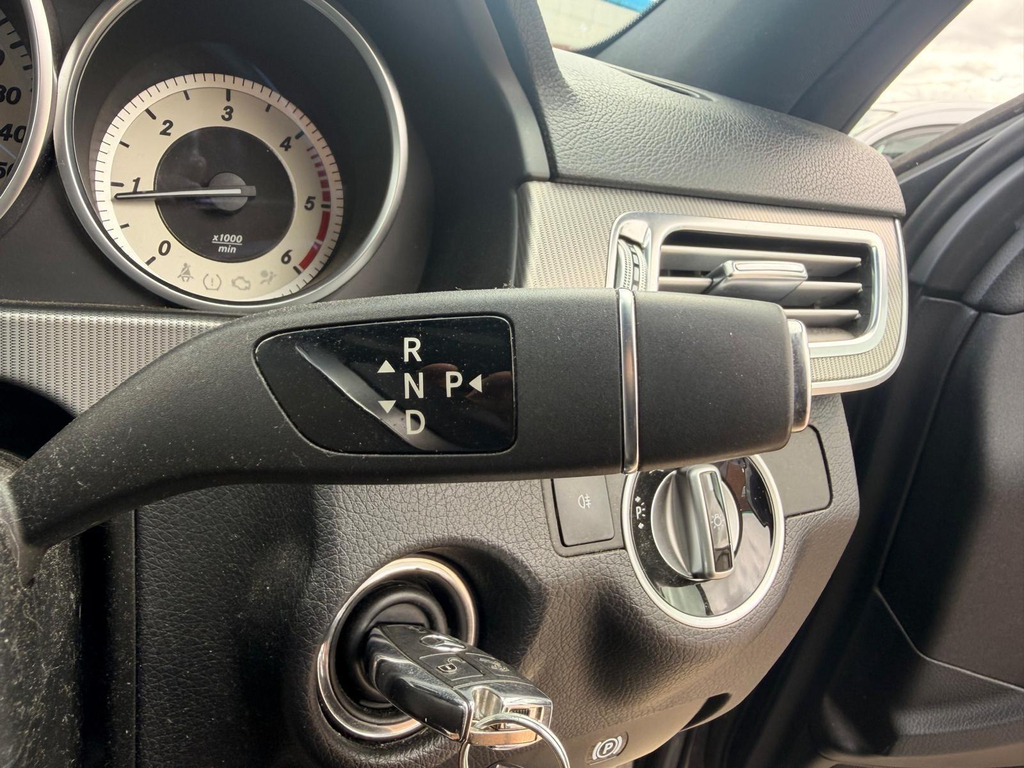 Mercedes-Benz E Class Saloon 2.1 E220 Cdi Amg Sport G-tronic Euro 5 S Silver #26