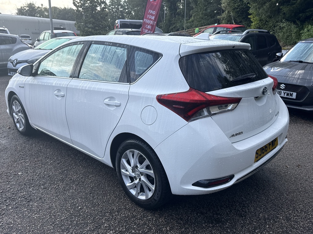 Toyota Auris 1.8 Hybrid Business Edition Tss Cvt SJ66FWP White #6