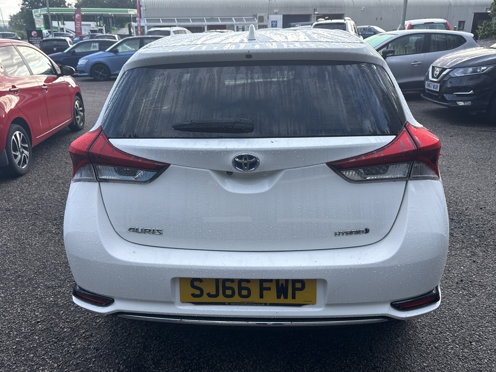 Toyota Auris 1.8 Hybrid Business Edition Tss Cvt SJ66FWP White #5