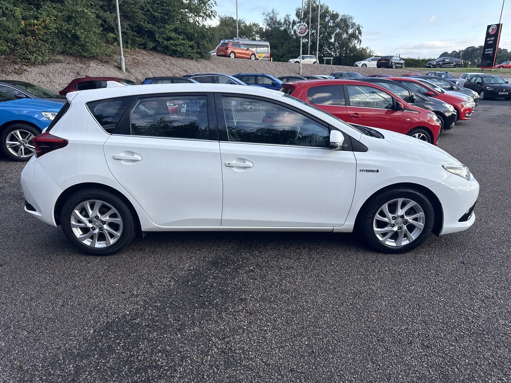 Toyota Auris 1.8 Hybrid Business Edition Tss Cvt SJ66FWP White #3