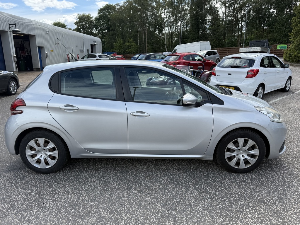 Peugeot 208 1.6 Bluehdi Access Ac SF65FTA Silver #2