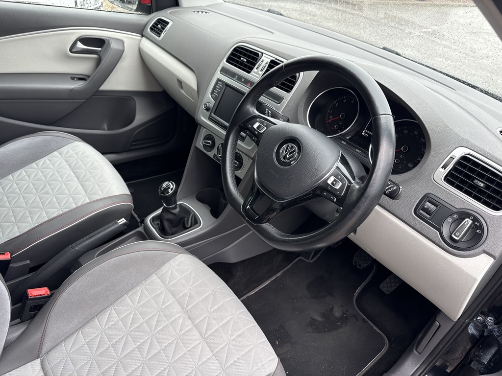 Volkswagen Polo 1.0 Match Black #4