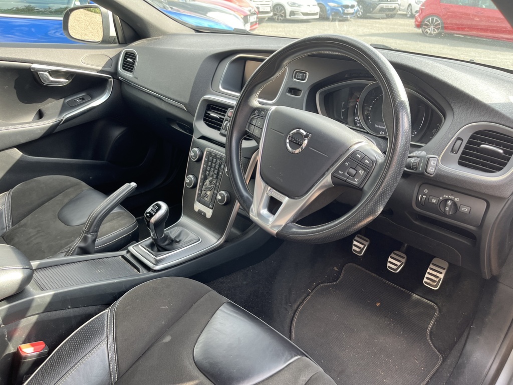 Volvo V40 T2 122 R Design Nav Plus Grey #2