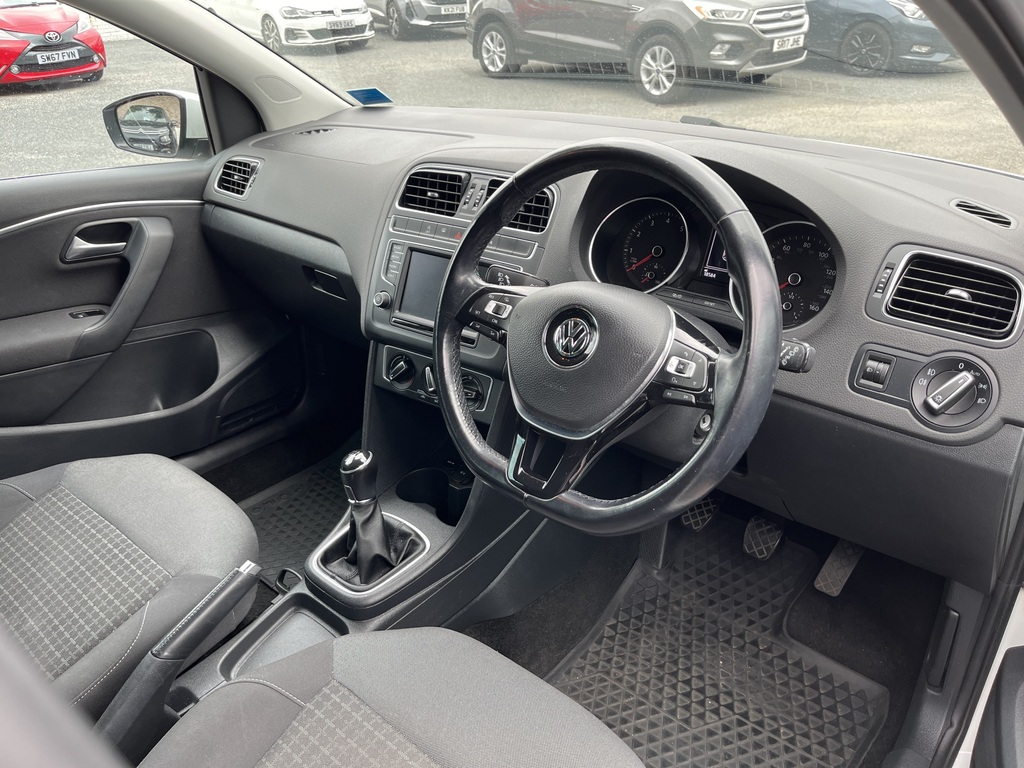 Volkswagen Polo 1.2 Tsi Match Edition White #2