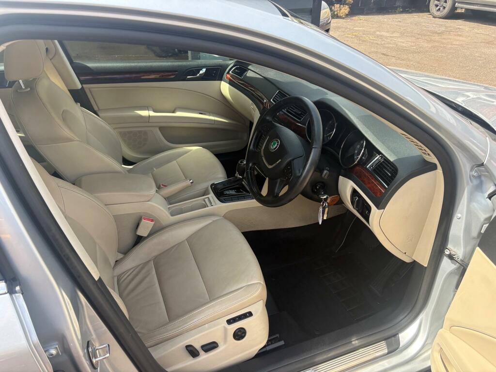 Skoda Superb 2.0 Tdi Laurin Klement Dsg Euro 5 Ss Black #3