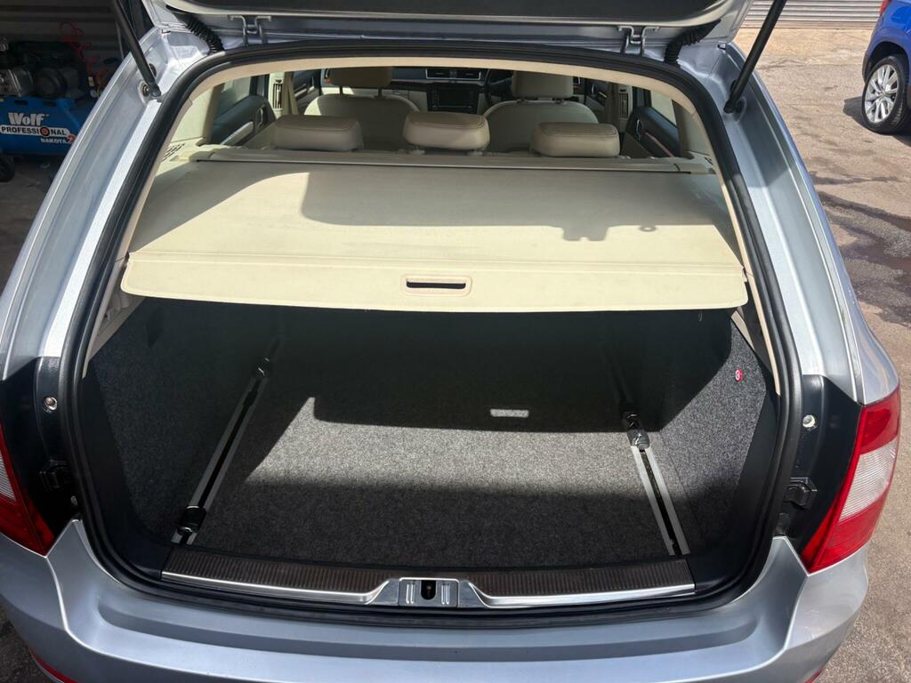 Skoda Superb 2.0 Tdi Laurin Klement Dsg Euro 5 Ss Black #6