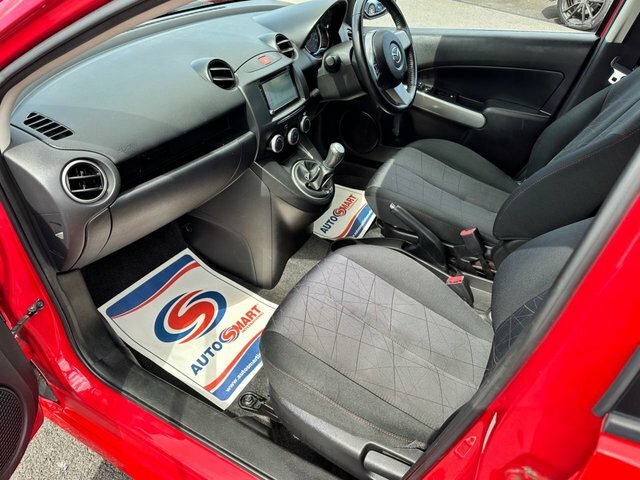 Mazda 2 1.3 Venture Hatchback Euro 5 84 Red #2