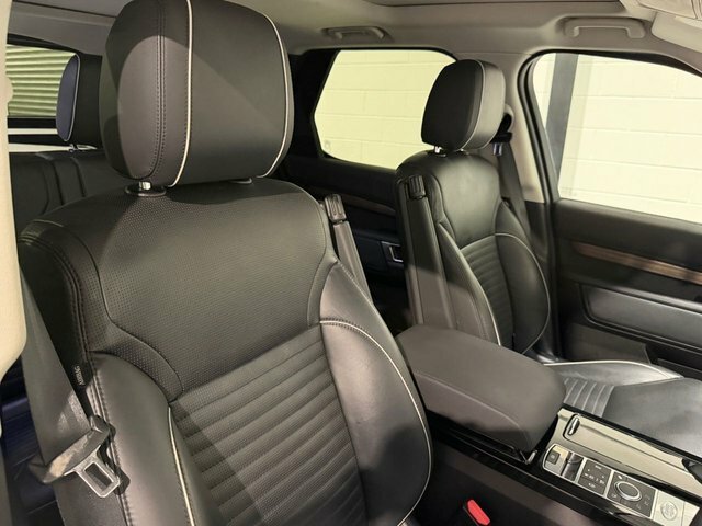 Land Rover Discovery .0 Sd V6 Hse Suv 4Wd Euro 6 S S Black #4