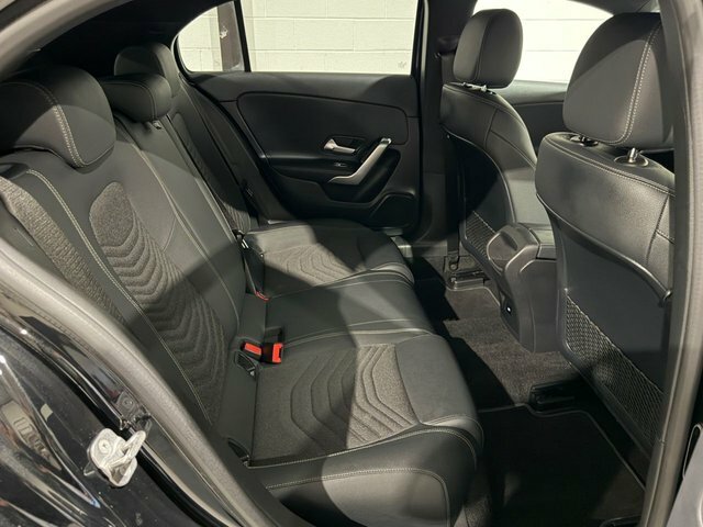 Mercedes-Benz A Class 1.3 A180h Mhev Sport Edition Hatchback Black #3