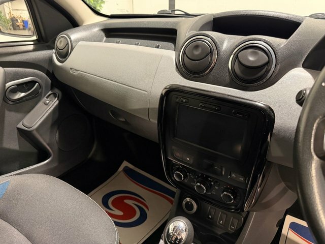 Dacia Duster 1.5 Dci Laureate Suv 4Wd Euro 6 White #9