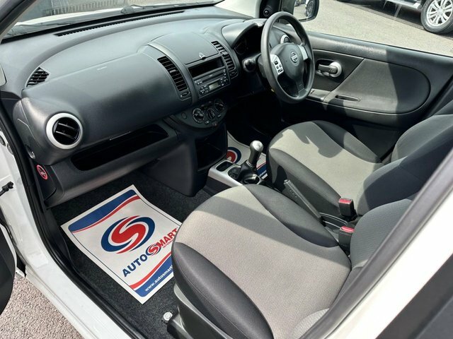 Nissan Note 1.4 16V Visia Hatchback Euro 5 White #2
