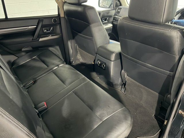 Mitsubishi Shogun 3.2 Di-dc Sg3 Suv 4Wd Euro 6 Lwb Green #5