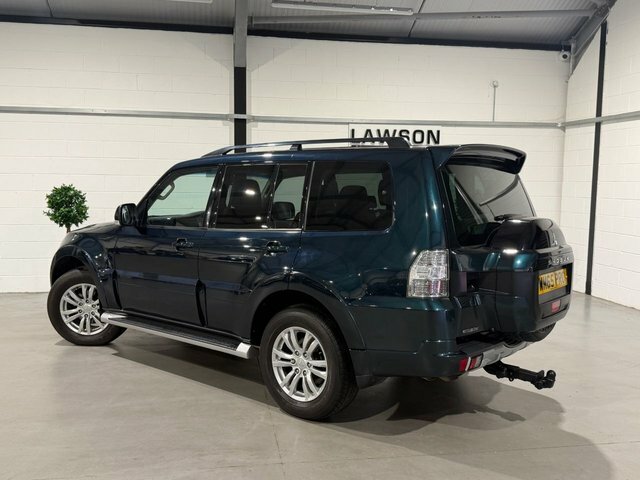 Mitsubishi Shogun 3.2 Di-dc Barbarian 4Wd Euro 5 Swb White #60