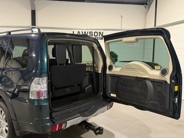 Mitsubishi Shogun 3.2 Di-dc Barbarian 4Wd Euro 5 Swb White #47