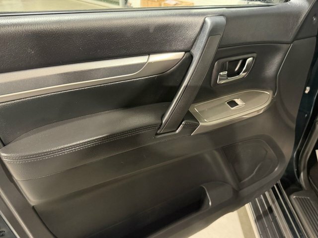 Mitsubishi Shogun 3.2 Di-dc Barbarian 4Wd Euro 5 Swb White #57