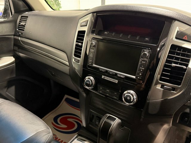 Mitsubishi Shogun 3.2 Di-dc Barbarian 4Wd Euro 5 Swb White #22
