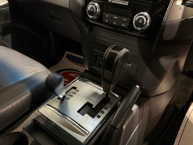 Mitsubishi Shogun 3.2 Di-dc Barbarian 4Wd Euro 5 Swb White #23