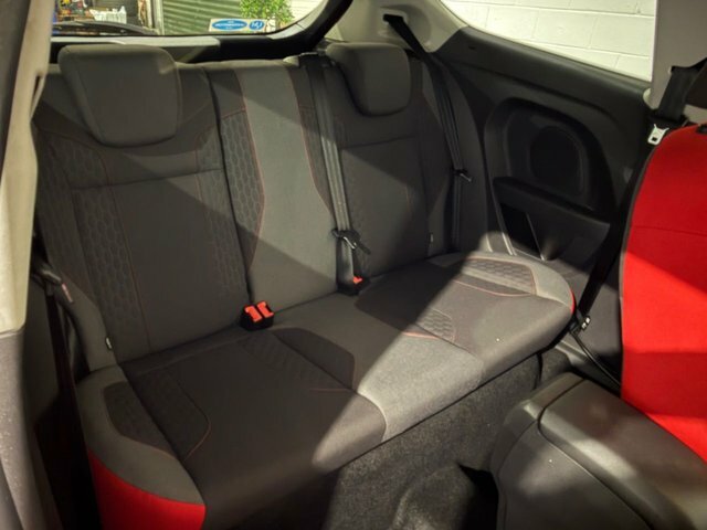 Ford Fiesta 1.0T Ecoboost Zetec S Hatchback Red #2
