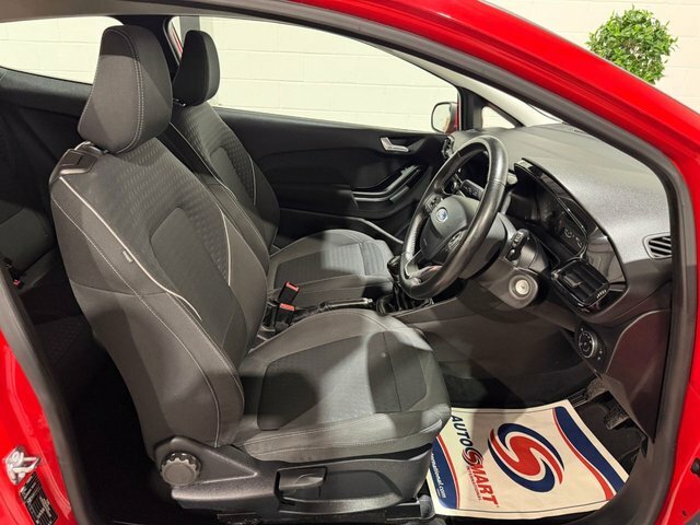 Ford Fiesta 1.1 Ti-vct Zetec Hatchback Euro Red #2