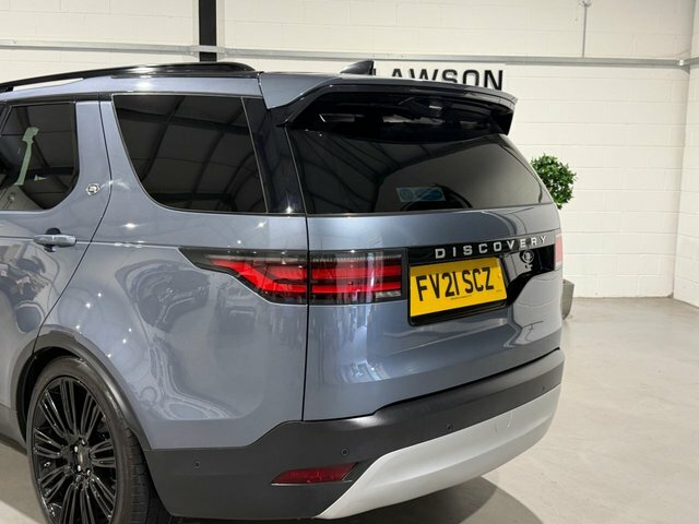Land Rover Discovery 3.0 D300 Se Commercial Grey #42