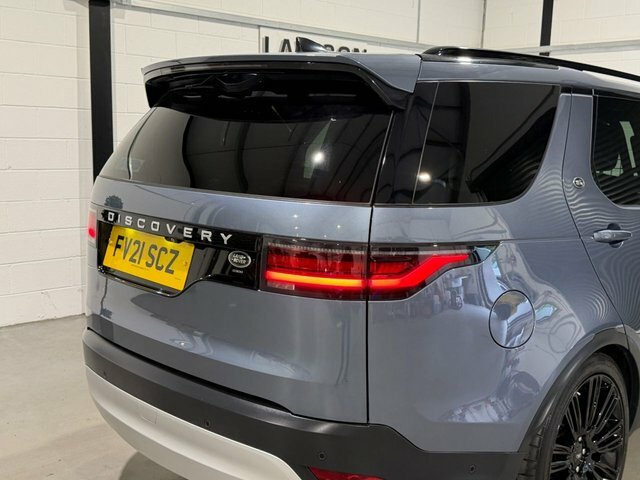 Land Rover Discovery 3.0 D300 Se Commercial Grey #64