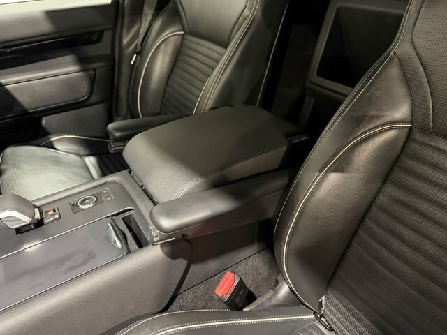 Land Rover Discovery 3.0 D300 Se Commercial Grey #69