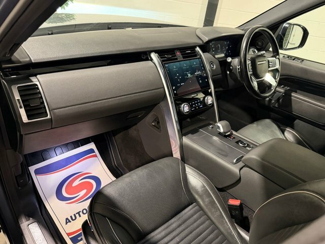 Land Rover Discovery 3.0 D300 Se Commercial Grey #54