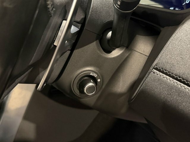 Land Rover Discovery 3.0 D300 Se Commercial Grey #10