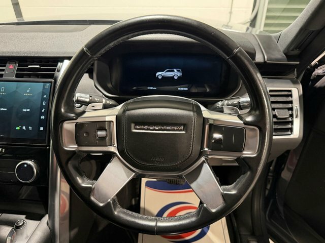 Land Rover Discovery 3.0 D300 Se Commercial Grey #32