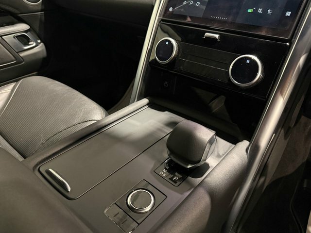 Land Rover Discovery 3.0 D300 Se Commercial Grey #20
