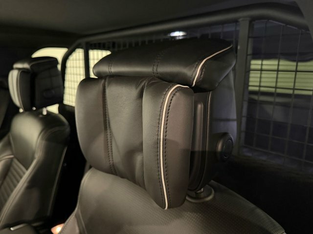 Land Rover Discovery 3.0 D300 Se Commercial Grey #68