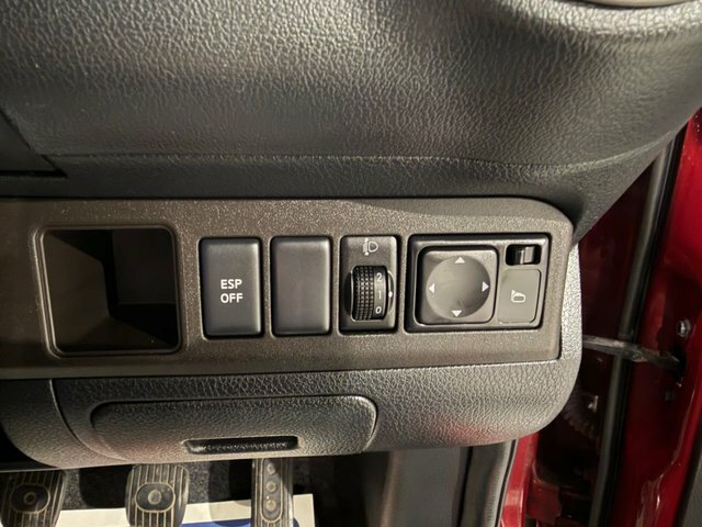 Nissan Note 2012 Nissan Notenbsp1.4 16V N-tec Euro 5 Pe Silver #24