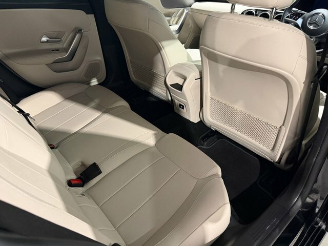 Mercedes-Benz CLA Class 1.3 Cla180h Mhev Sport Executive Shooting Brake Black #4