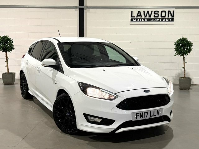Ford Focus 1.0T Ecoboost St-line Hatchback White #6