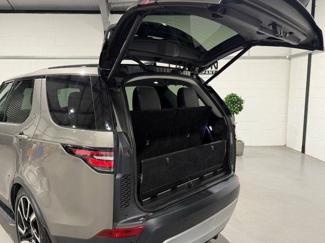 Land Rover Discovery 3.0 3.0 Sdv6 306 Se Commercial Black #54