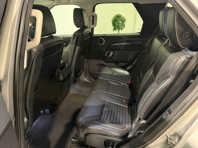 Land Rover Discovery 3.0 3.0 Sdv6 306 Se Commercial Black #66