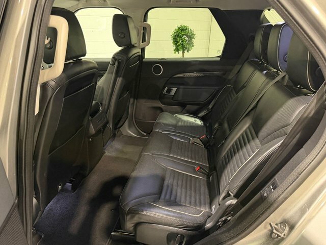 Land Rover Discovery 3.0 3.0 Sdv6 306 Se Commercial Black #67