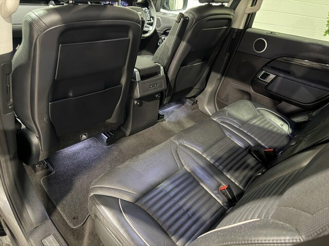 Land Rover Discovery 3.0 3.0 Sdv6 306 Se Commercial Black #74