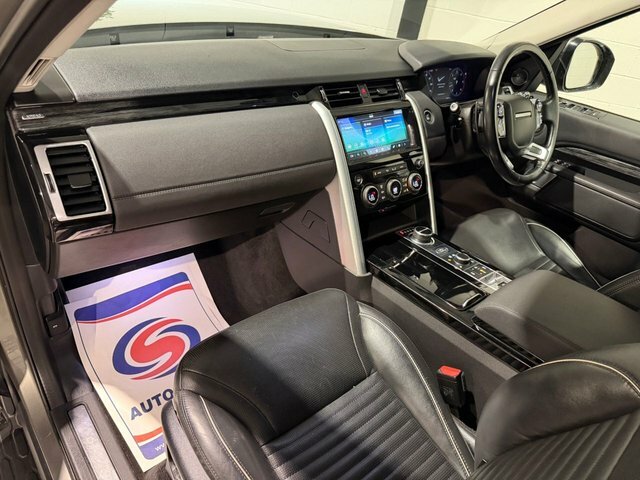 Land Rover Discovery 3.0 3.0 Sdv6 306 Se Commercial Black #64