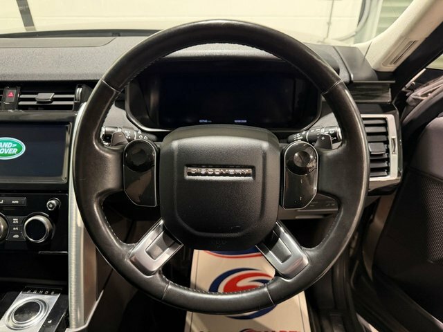 Land Rover Discovery 3.0 3.0 Sdv6 306 Se Commercial Black #25