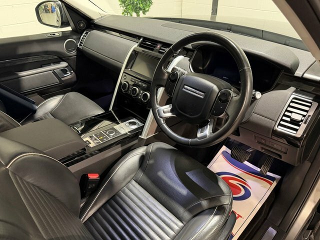 Land Rover Discovery 3.0 3.0 Sdv6 306 Se Commercial Black #18