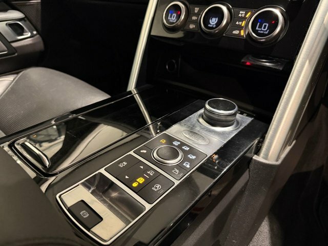 Land Rover Discovery 3.0 3.0 Sdv6 306 Se Commercial Black #28