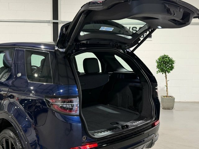 Land Rover Discovery Sport R-dynamic Hse White #48