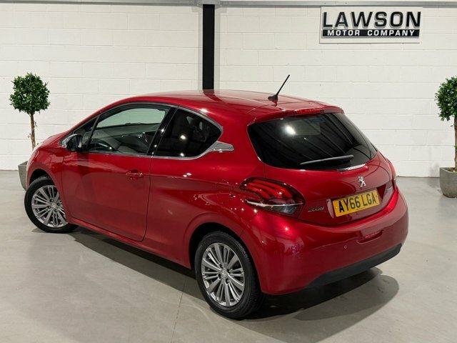 Peugeot 208 1.2 Puretech Xs Lime Euro 6 White #37