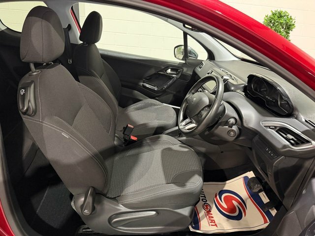 Peugeot 208 1.2 Puretech Allure Hatchback Eat Euro Red #3