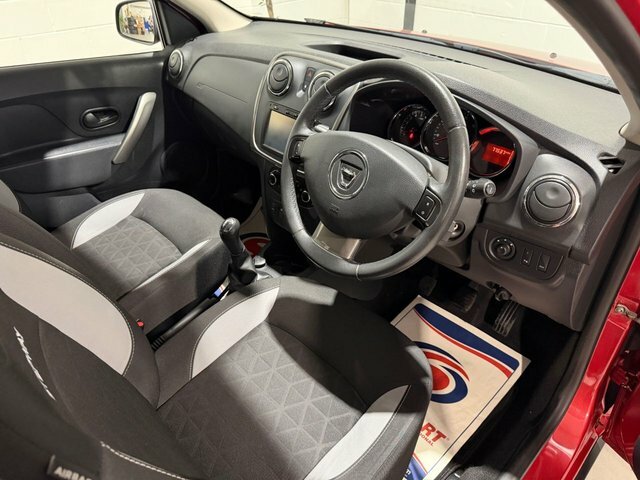 Dacia Sandero Stepway 0.9 Tce Laureate Hatchback Euro Red #5